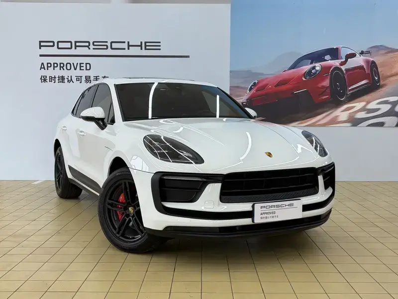 2023 Porsche Macan с пробегом 12 000 км