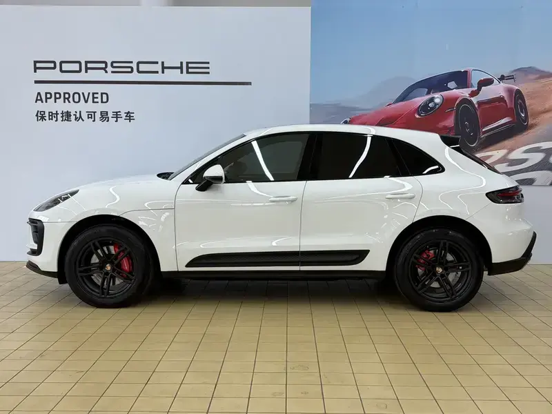 2023 Porsche Macan с пробегом 12 000 км
