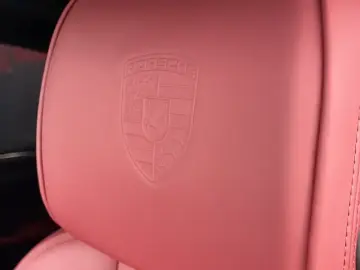 2023 Porsche Macan с пробегом 12 000 км