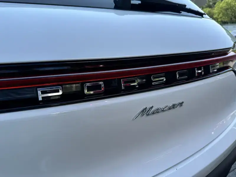 2023 Porsche Macan с пробегом 54 000 км