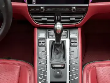 2021 Porsche Macan с пробегом 50 000 км