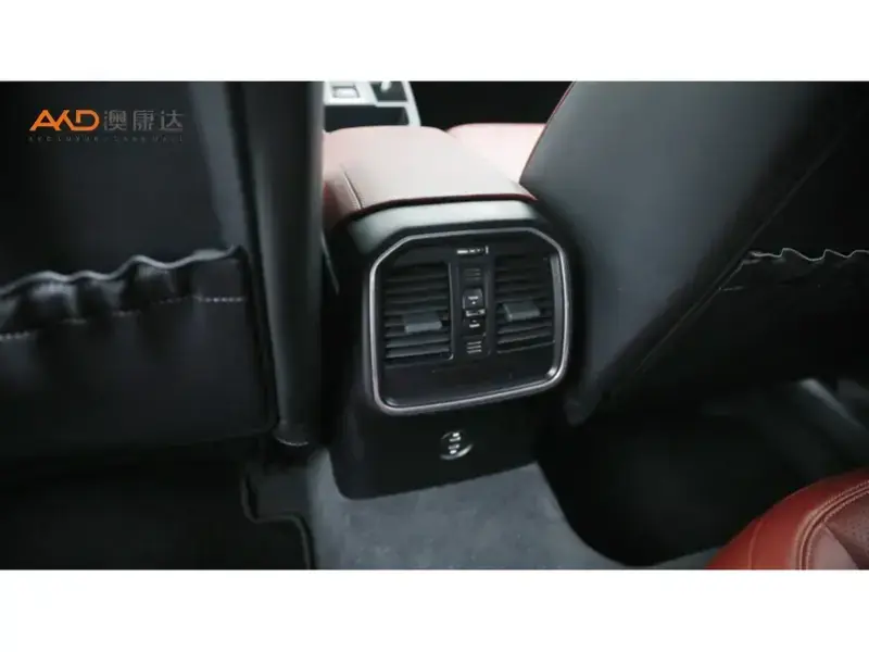 2023 Porsche Macan с пробегом 30 300 км