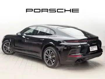 2024 Porsche Panamera с пробегом 12 000 км