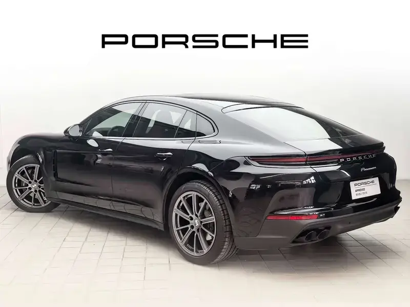2024 Porsche Panamera с пробегом 12 000 км