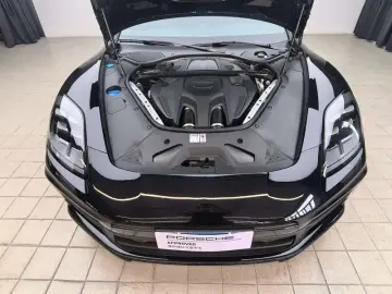 2024 Porsche Panamera с пробегом 12 000 км