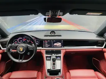 2023 Porsche Panamera с пробегом 37 000 км