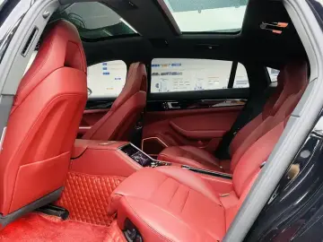 2023 Porsche Panamera с пробегом 37 000 км