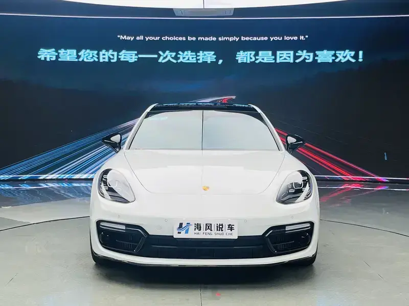 2023 Porsche Panamera с пробегом 40 000 км