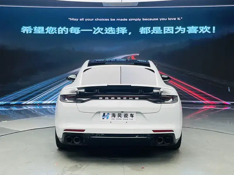 2023 Porsche Panamera с пробегом 40 000 км