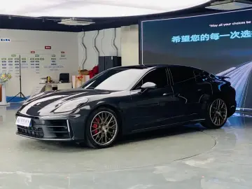 2024 Porsche Panamera с пробегом 12 000 км