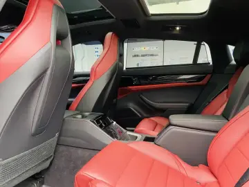 2024 Porsche Panamera с пробегом 12 000 км