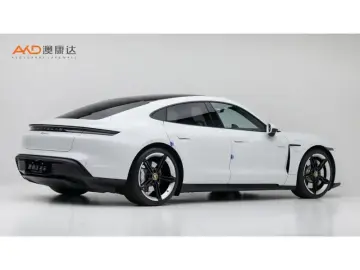 2024 Porsche Taycan с пробегом 35 300 км