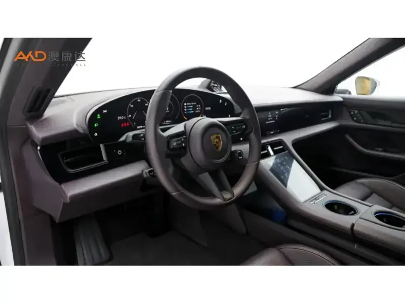 2024 Porsche Taycan с пробегом 35 300 км