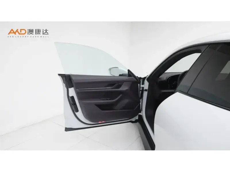 2024 Porsche Taycan с пробегом 35 300 км