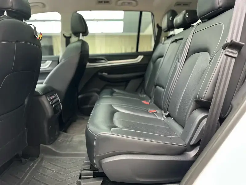 2018 Roewe RX8 с пробегом 81 000 км