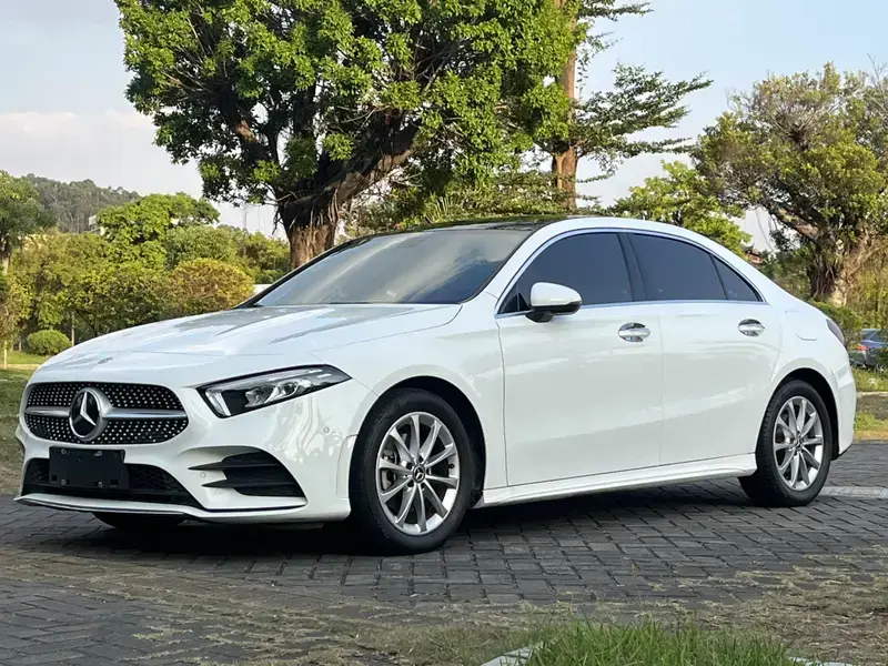 2022 Mercedes-Benz A-Класс с пробегом 63 000 км