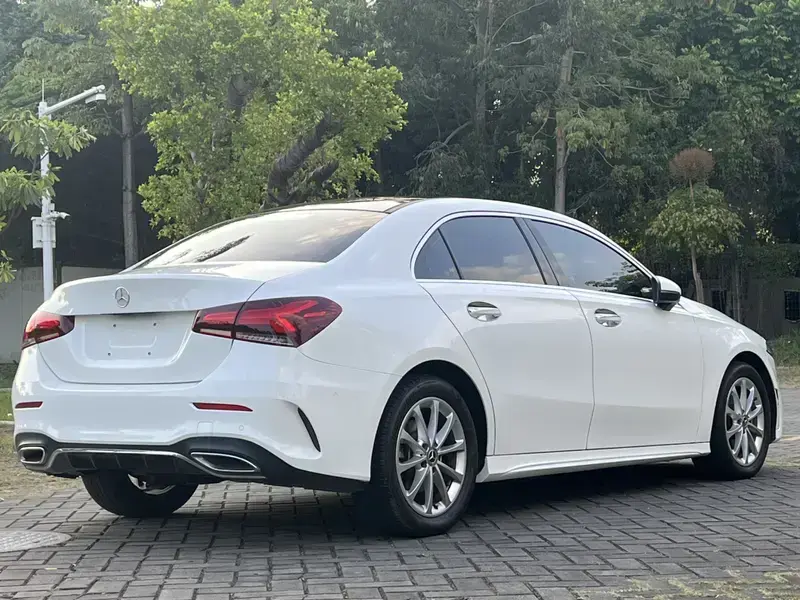 2022 Mercedes-Benz A-Класс с пробегом 63 000 км
