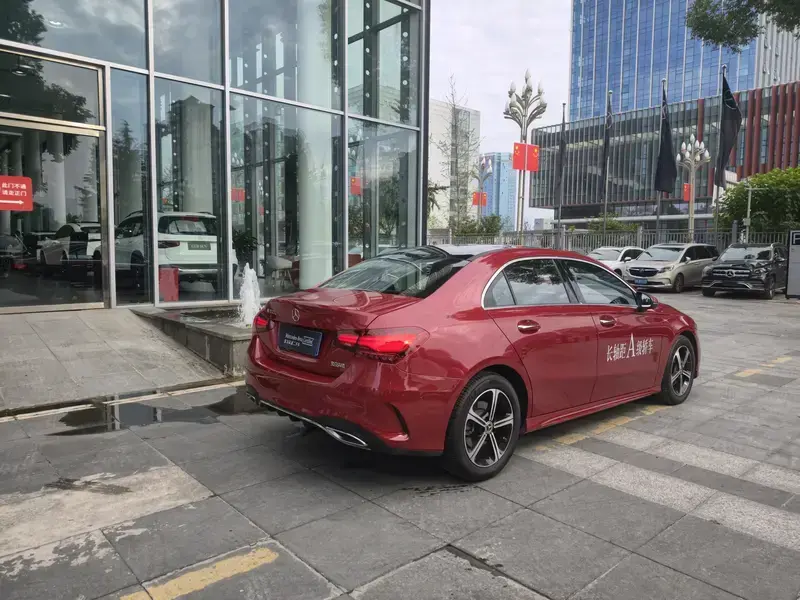 2023 Mercedes-Benz A-Класс с пробегом 20 600 км