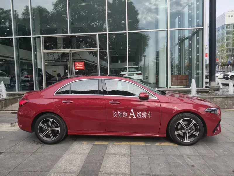 2023 Mercedes-Benz A-Класс с пробегом 20 600 км