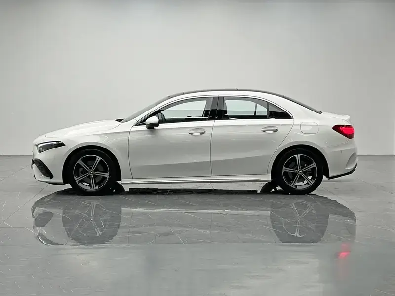 2024 Mercedes-Benz A-Класс с пробегом 43 400 км