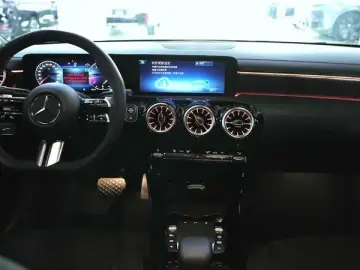 2023 Mercedes-Benz A-Класс с пробегом 25 000 км