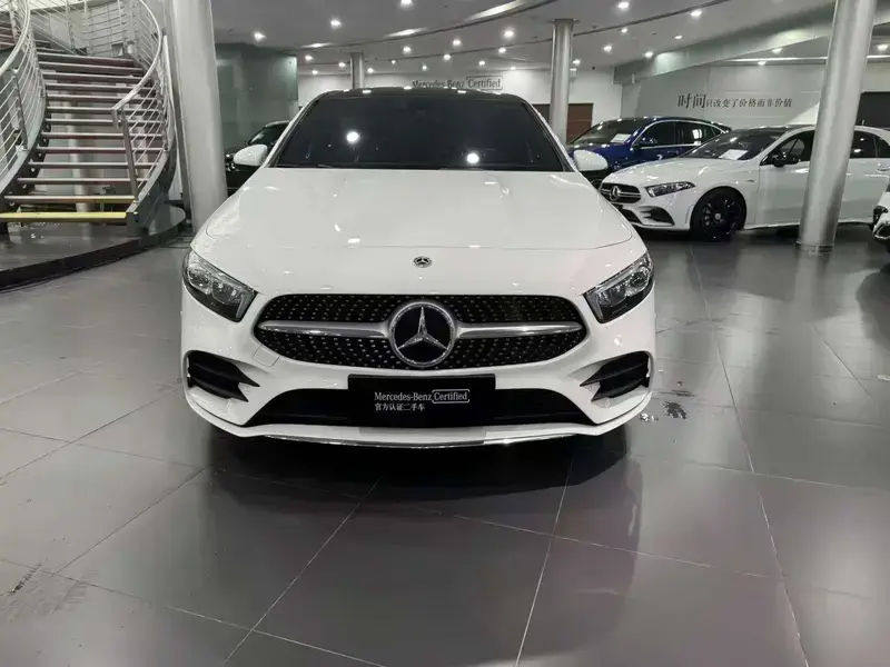2022 Mercedes-Benz A-Класс с пробегом 18 200 км