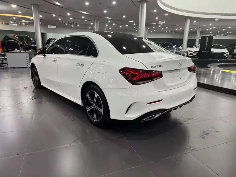 2022 Mercedes-Benz A-Класс с пробегом 18 200 км