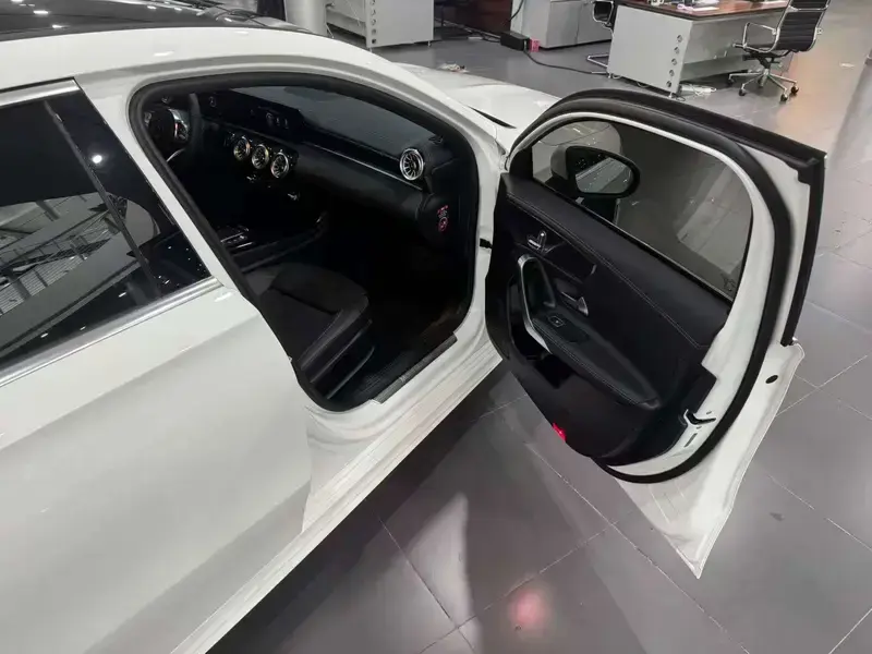 2022 Mercedes-Benz A-Класс с пробегом 18 200 км