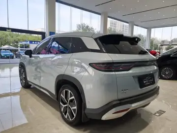 2024 BYD Song L с пробегом 23 600 км