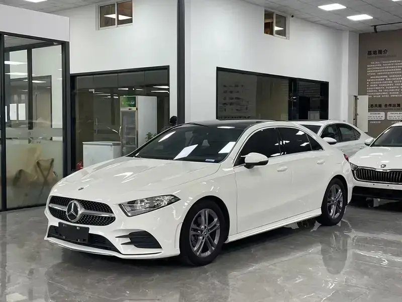 2022 Mercedes-Benz A-Класс с пробегом 35 000 км