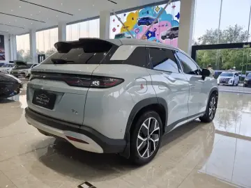 2024 BYD Song L с пробегом 23 600 км