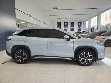 2024 BYD Song L с пробегом 23 600 км