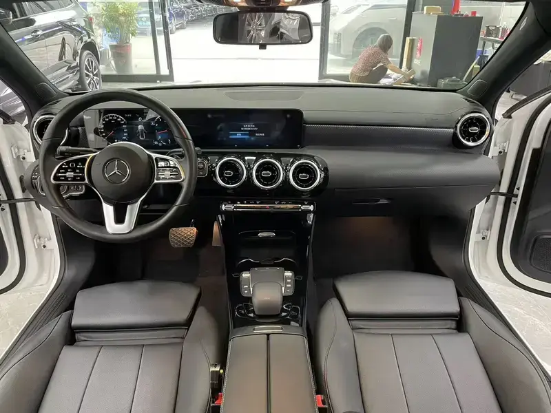 2022 Mercedes-Benz A-Класс с пробегом 35 000 км
