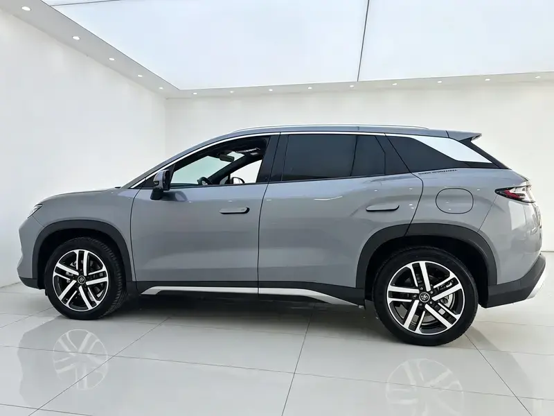 2024 BYD Song L с пробегом 16 100 км