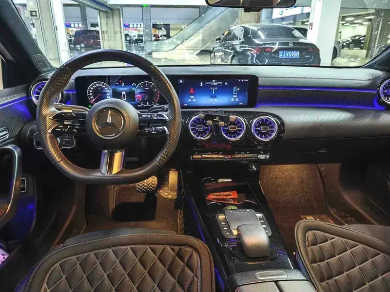 2024 Mercedes-Benz A-Класс с пробегом 16 000 км
