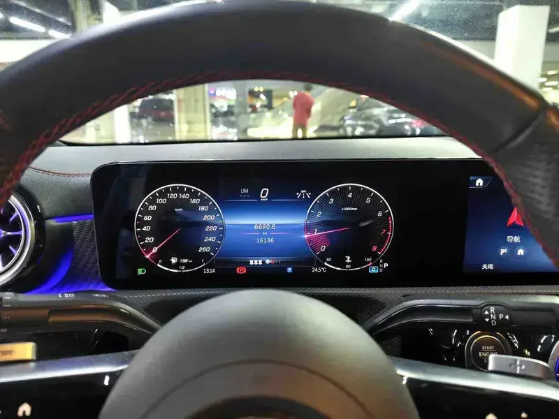2024 Mercedes-Benz A-Класс с пробегом 16 000 км