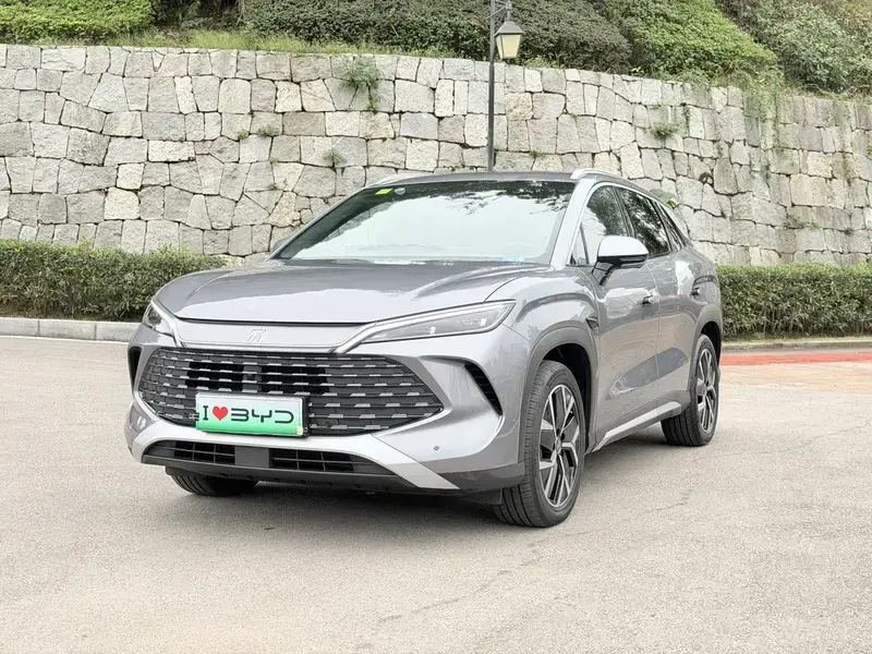 2025 BYD Song L с пробегом 10 000 км