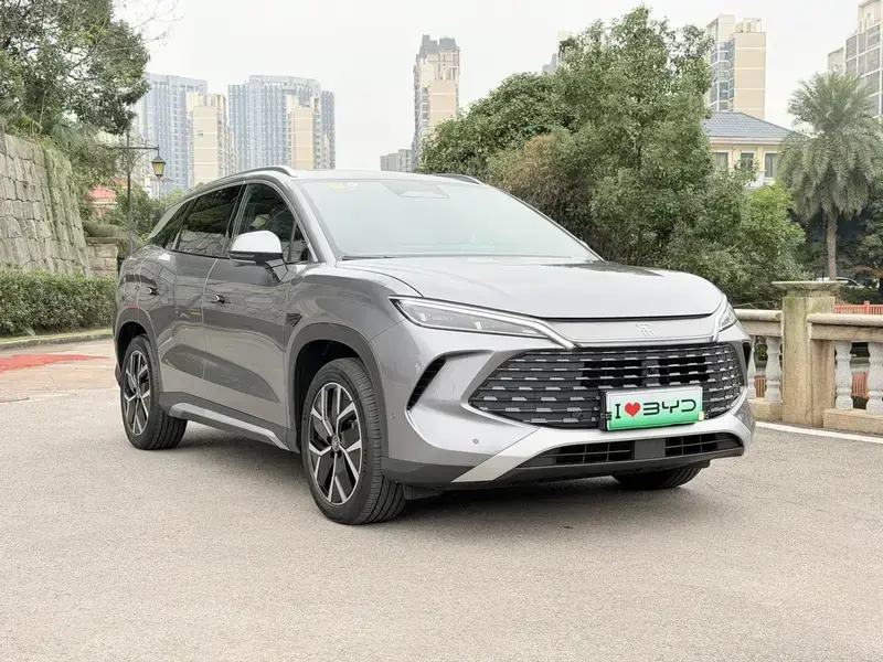 2025 BYD Song L с пробегом 10 000 км