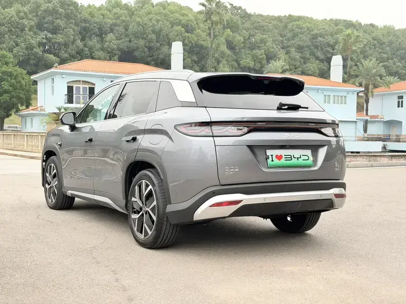 2025 BYD Song L с пробегом 10 000 км