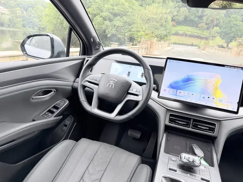 2025 BYD Song L с пробегом 10 000 км