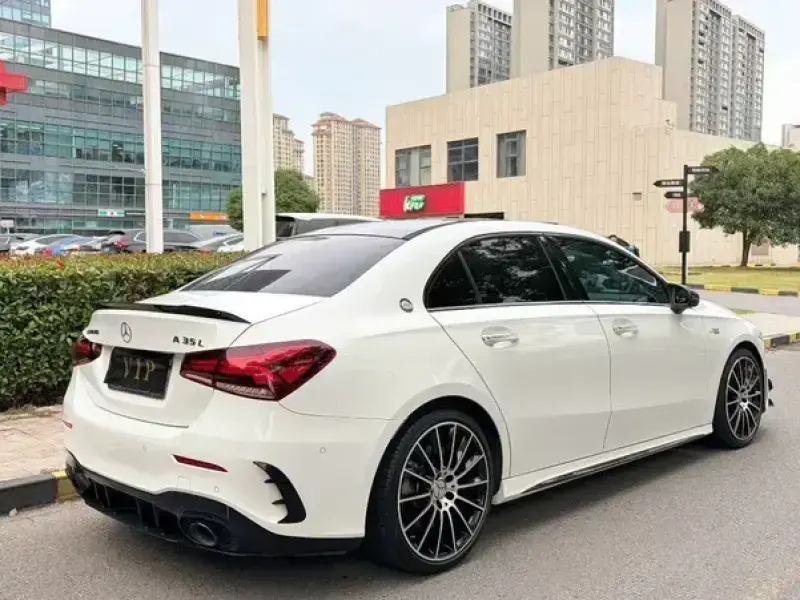 2022 Mercedes-Benz A-Класс AMG с пробегом 40 000 км