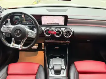 2022 Mercedes-Benz A-Класс AMG с пробегом 40 000 км