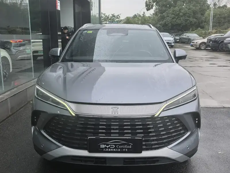 2025 BYD Song L с пробегом 5 800 км