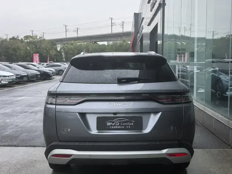 2025 BYD Song L с пробегом 5 800 км