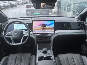 2025 BYD Song L с пробегом 5 800 км