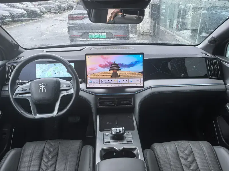 2025 BYD Song L с пробегом 5 800 км