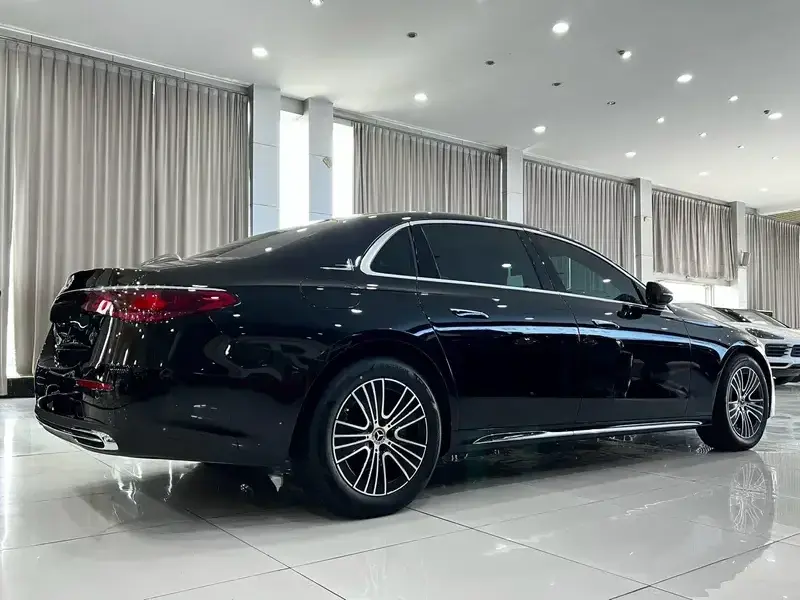 2025 Mercedes-Benz E-Класс с пробегом 6 000 км