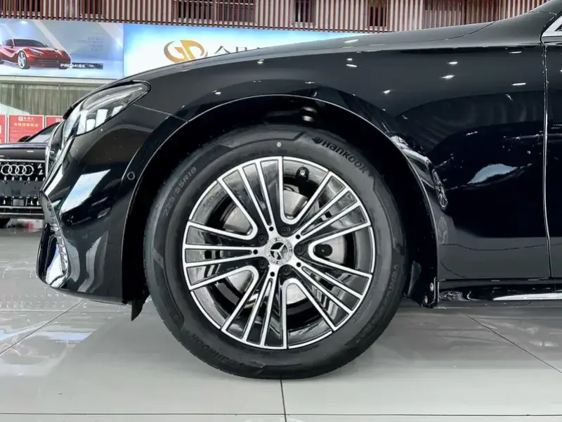 2025 Mercedes-Benz E-Класс с пробегом 6 000 км