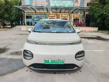 2023 Baojun Cloud с пробегом 30 000 км