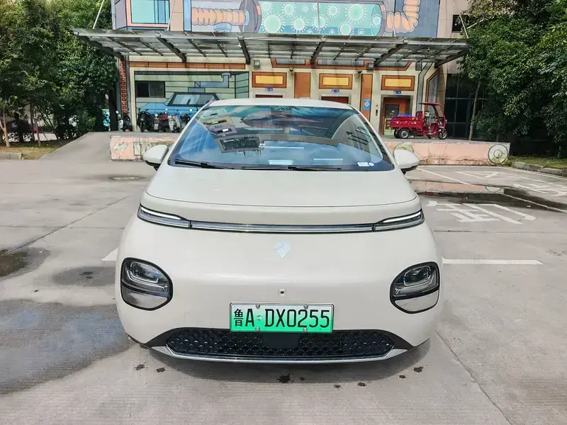 2023 Baojun Cloud с пробегом 30 000 км